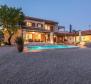 Wunderschöne 5*****-Sterne-Villa im rustikalen Stil, 100 m vom Meer entfernt! - foto 18