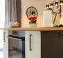 Apartman 20 m-re a tengertől 2 erkéllyel Abbáziában, 1. vonal a tengertől - pic 8
