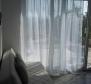 Une villa confortable dans la station balnéaire peu élevée de Sevid entre Trogir et Rogoznica, au bord de fabuleuses baies et péninsules, Croatie - pic 7