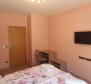 Dům se dvěma apartmány v prestižní lokalitě v Poreči - pic 11