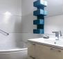 Dům se dvěma apartmány v prestižní lokalitě v Poreči - pic 12