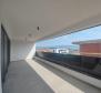 Zweistöckiges Luxus-Penthouse mit Dachterrasse und Swimmingpool - foto 17