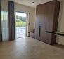 Moderní jednopodlažní vila obklopená přírodou v Rovinji - pic 10