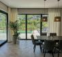 Villa moderne neuve à vendre à Moscenicka Draga à 600 m de la plage - pic 6
