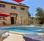 Deux maisons en pierre avec piscine à Marcana - pic 3