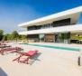 Kedvezményes! Modern tervezői villa Grožnjánban, eladó - pic 8
