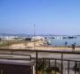Prostorná vila na pobřeží v oblasti Zadaru s molem a u pláže! - pic 6
