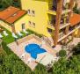 Neue Villa im mediterranen Stil in Bregi, Opatija mit zwei Wohneinheiten, Swimmingpool, Gästehaus, Taverne und Kinderspielplatz, zu verkaufen - foto 26