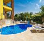 Neue Villa im mediterranen Stil in Bregi, Opatija mit zwei Wohneinheiten, Swimmingpool, Gästehaus, Taverne und Kinderspielplatz, zu verkaufen - foto 37