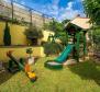Neue Villa im mediterranen Stil in Bregi, Opatija mit zwei Wohneinheiten, Swimmingpool, Gästehaus, Taverne und Kinderspielplatz, zu verkaufen - foto 52