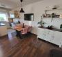 Wohnung mit Garage in großartiger Lage in Rovinj, zu verkaufen - foto 2
