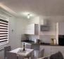 Appartement rénové de 2 chambres avec vue sur la mer à Liznjan, à vendre - pic 5