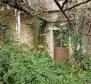 Maison en pierre à rénover dans un petit village à Barban, à vendre - pic 12