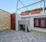 Haus Baška mit 4 Wohnungen, 200 m vom Meer entfernt, zu verkaufen  - foto 33