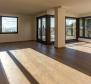 Wohnung in einem Neubau mit wunderschöner Aussicht, 200 Meter vom Meer entfernt im Zentrum von Opatija, zu verkaufen - foto 15