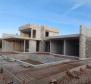 Kiváló új villa medencével RohBau fázisban - privát helyen kerttel 2700m2, eladó - pic 2