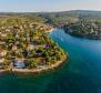 Tengerparti villa hagyományos kővel díszített medencével Brac szigetén - pic 18