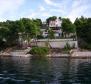 Magnifique villa en bord de mer de style Saint-Jean-Cap-Ferrat avec piscine et embarcadère privé! 