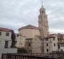 Unbezahlbare Renovierungsimmobilie im Zentrum von Split, großartige Investition 