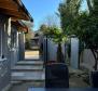 Maison avec deux unités résidentielles à 400 mètres de la mer à Medulin, à vendre - pic 3