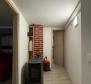 Maison avec deux unités résidentielles à 400 mètres de la mer à Medulin, à vendre - pic 19