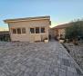 Porec környékén három lakásos kőház eladó - pic 4