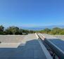 Nová moderní vila s nekonečným bazénem, garáží, zahradou, panoramatickým výhledem na moře v Kostreně, na prodej - pic 4