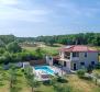 House with swimming pool and spacious garden in Pula, for sale - pic 2