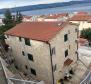 Turistická nemovitost s 9 apartmány na Omišské riviéře, na prodej - pic 2