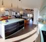 Vízparti modern villa medencével Povljában, Brac szigetén - pic 14