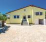 Detached villa of 170m2 with sea view and pool + environment 700m2 - pic 4