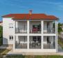 Appartement avec 4 chambres à Ližnjan, à vendre - pic 19