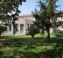 Hôtel familial moderne avec restaurant professionnel et vue panoramique à Buje, à vendre - pic 2