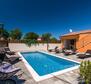Charmante villa en pierre à Barban, à vendre - pic 3