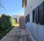 Haus mit 4 Wohnungen in Umag, 200 m vom Meer entfernt, zu verkaufen - foto 21