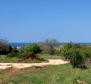 Geräumiges Baugrundstück in attraktiver Lage in Poreč zu verkaufen - foto 6