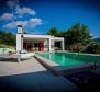 Villa medencével Motovun eldugott helyén, egy nagy területen, eladó - pic 7