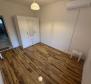 Einfamilienhaus in Bribir mit 2 Wohnungen, Garage, zu verkaufen - foto 7