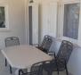 Super mini-hôtel à seulement 50 mètres de la mer sur Ciovo, près de la célèbre ville de Trogir - pic 12