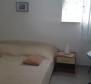 Super mini-hôtel à seulement 50 mètres de la mer sur Ciovo, près de la célèbre ville de Trogir - pic 14