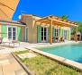 Villa mit Schwimmbad nicht weit von Rovinj, zu verkaufen - foto 2