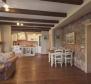Belle propriété touristique avec 8 appartements en bord de mer à Hvar, à vendre - pic 14