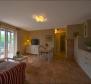 Belle propriété touristique avec 8 appartements en bord de mer à Hvar, à vendre - pic 23