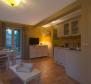 Belle propriété touristique avec 8 appartements en bord de mer à Hvar, à vendre - pic 38