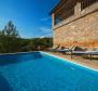 Belle propriété touristique avec 8 appartements en bord de mer à Hvar, à vendre - pic 50