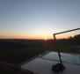Zapierająca dech w piersiach panorama! Piękna willa w rejonie Motovun z pełną prywatnością, na sprzedaż! - pic 83