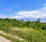 Urbanisiertes Bauland mit Meerblick 1800 m vom Meer entfernt im Gebiet Rabac, zu verkaufen - foto 2