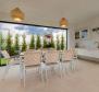 Villa moderne exceptionnelle sur Krk, à 1800 m de la mer, à vendre - pic 9