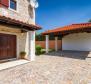 Impozáns vidéki villa medencével a Porec környékén, eladó - pic 9