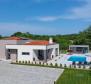 Luxusvilla medencével Labin közelében, 5 km-re a tengertől, eladó - pic 3